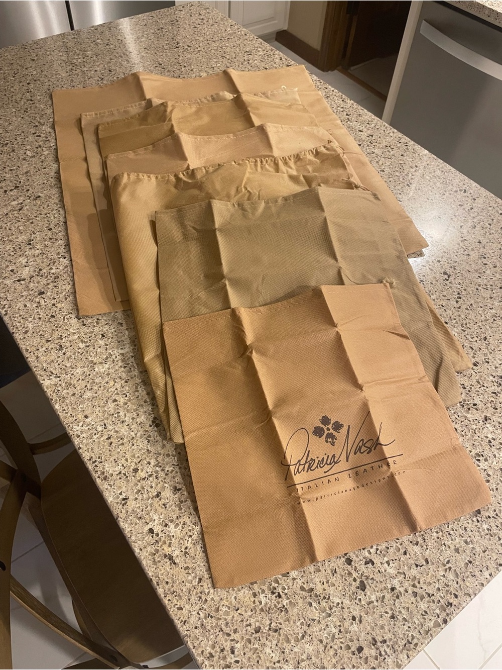 7 Patricia Nash NWT Tan Handbag Dust Bag Set with Logo - Neutral Tan Shades